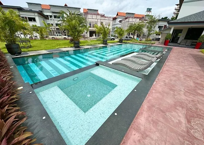 Super Luxury 3 Bedroom Private Pool Villa With Jacuzzi, Near 711, 10 Minutes To Walking Street And Pattaya Beach - Mt6